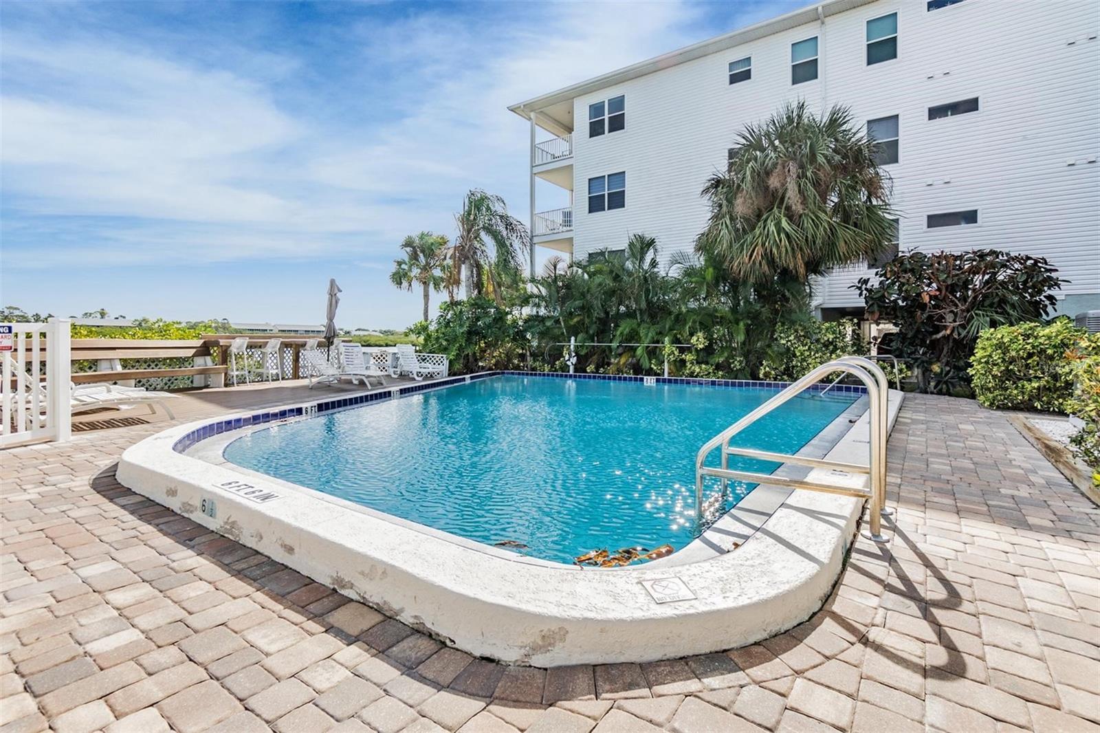 Image 40 of 54 For 19823 Gulf Boulevard 1