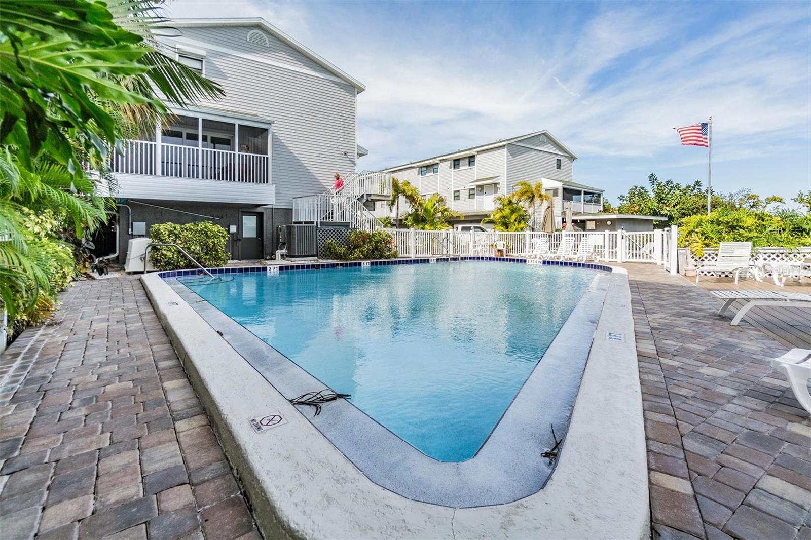 Image 41 of 54 For 19823 Gulf Boulevard 1