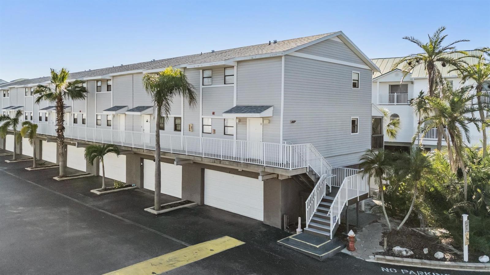 Image 53 of 54 For 19823 Gulf Boulevard 1