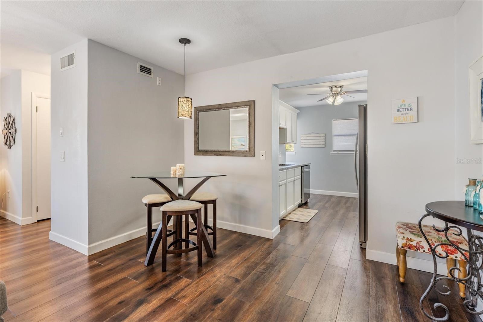 Image 9 of 54 For 19823 Gulf Boulevard 1