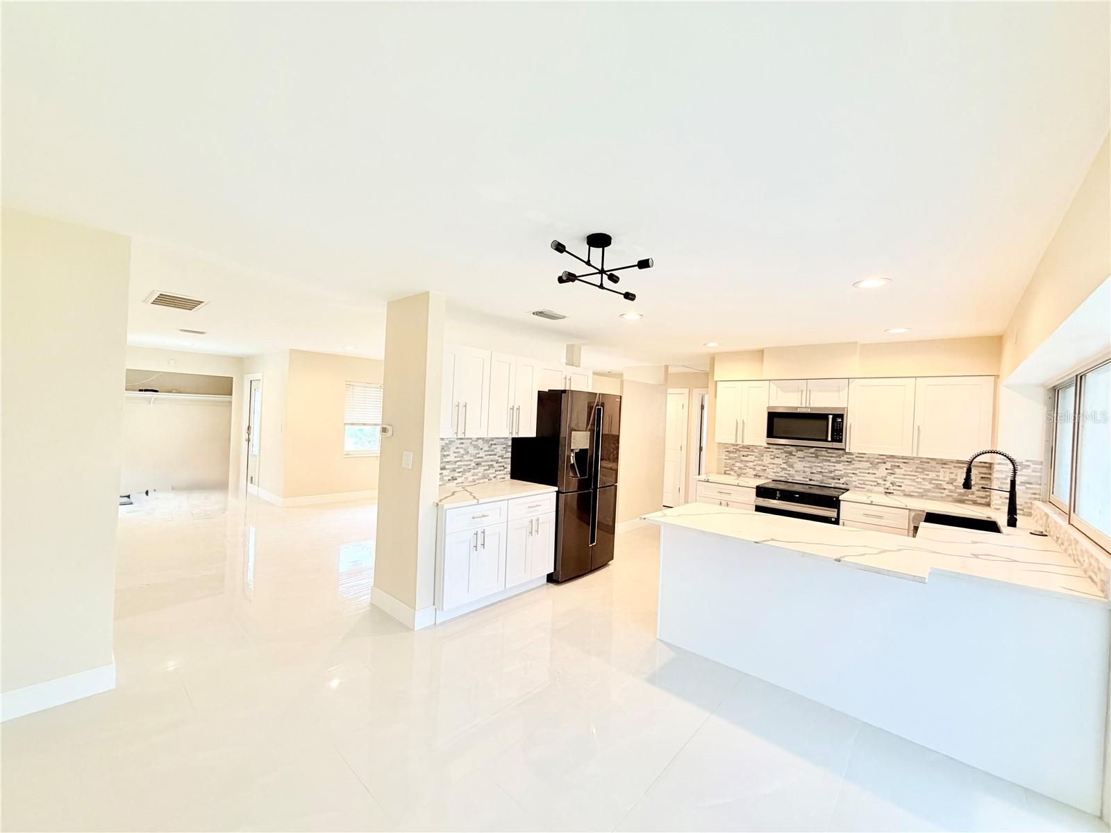 Image 15 of 24 For 4866 Huntington Street Ne