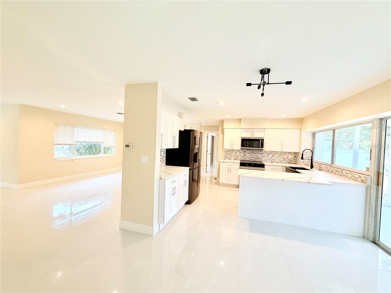 Image 17 of 24 For 4866 Huntington Street Ne