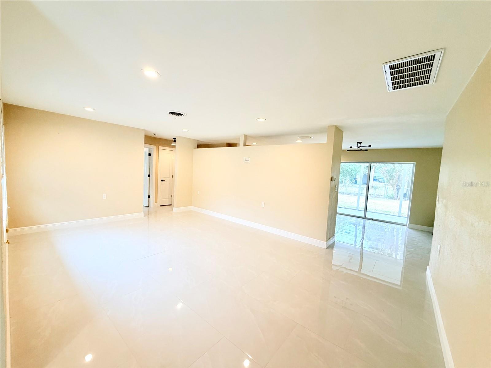 Image 4 of 24 For 4866 Huntington Street Ne