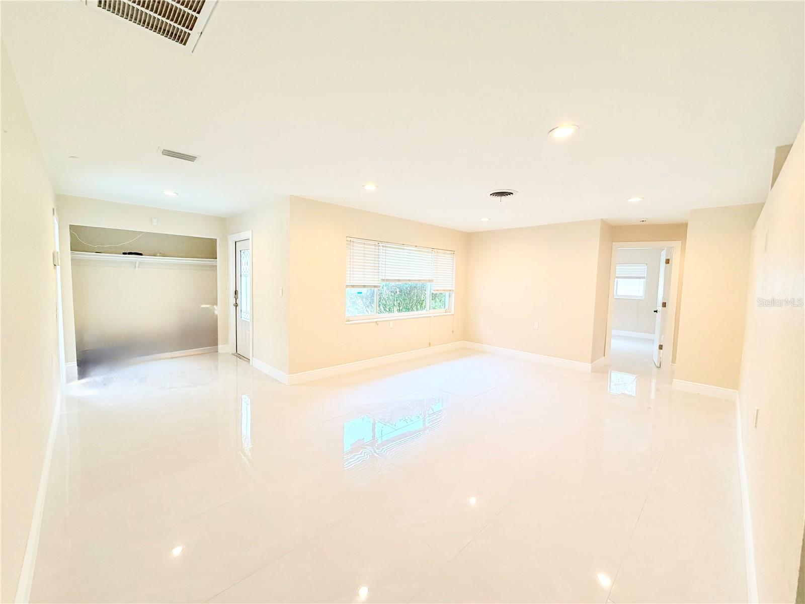 Image 5 of 24 For 4866 Huntington Street Ne