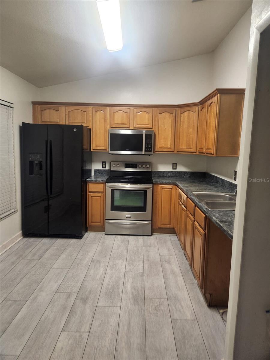 Image 2 of 4 For 1918 Bow Court