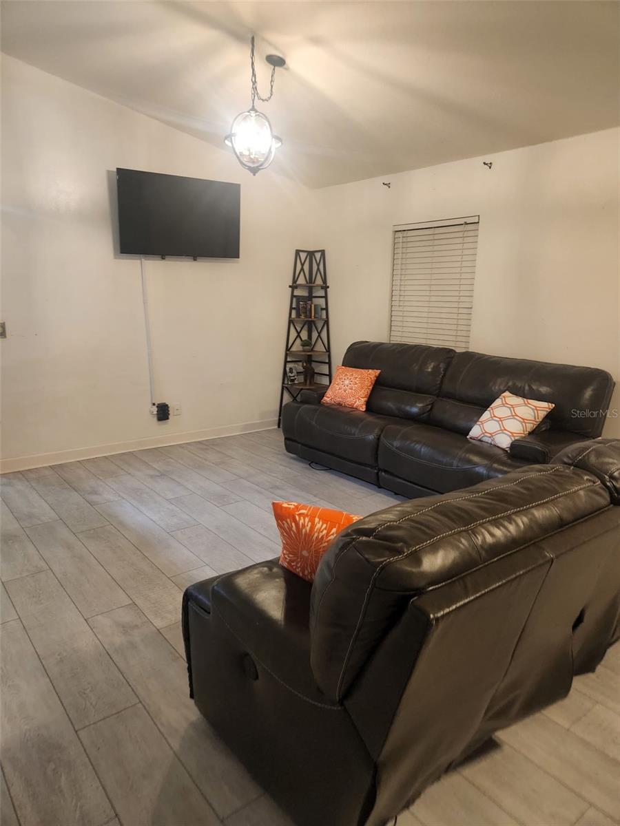 Image 4 of 4 For 1918 Bow Court