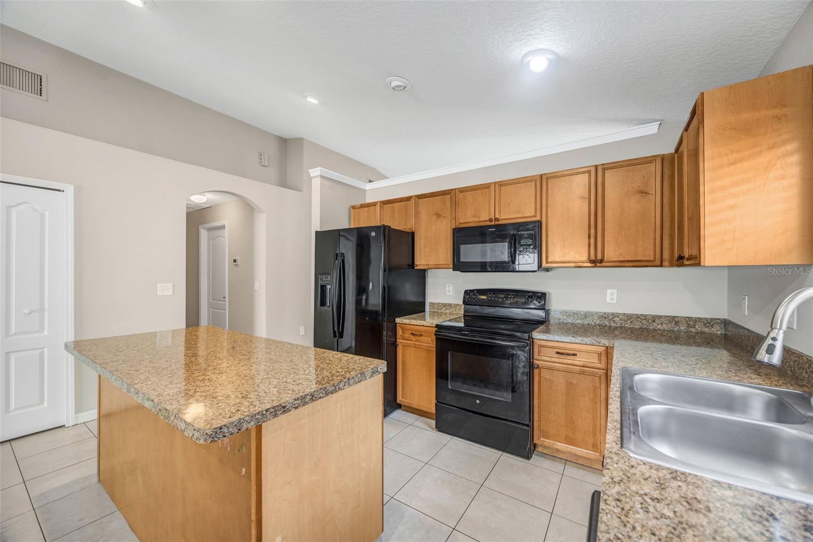 Image 15 of 52 For 3841 Hampton Hills Dr