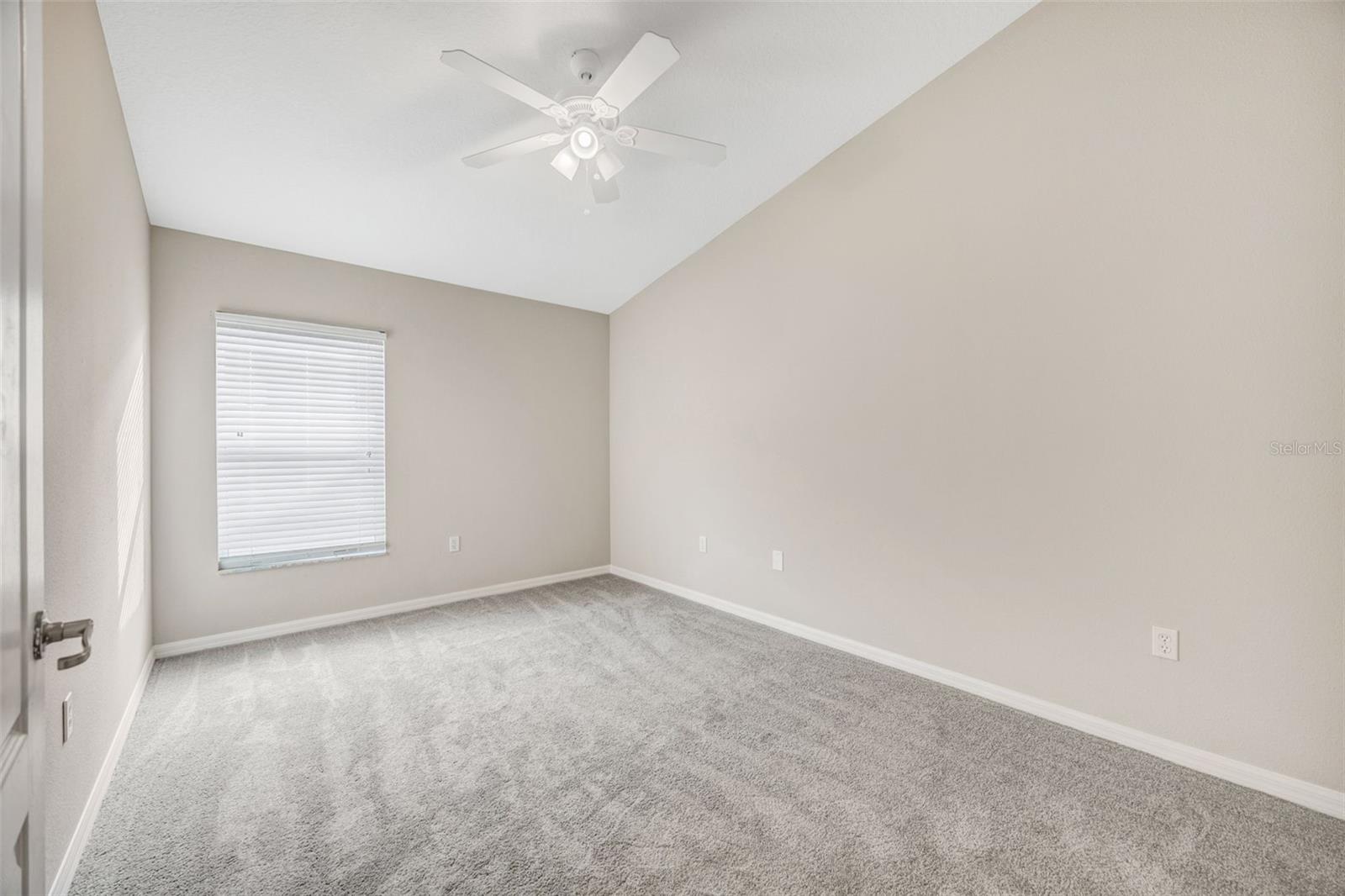 Image 23 of 52 For 3841 Hampton Hills Dr