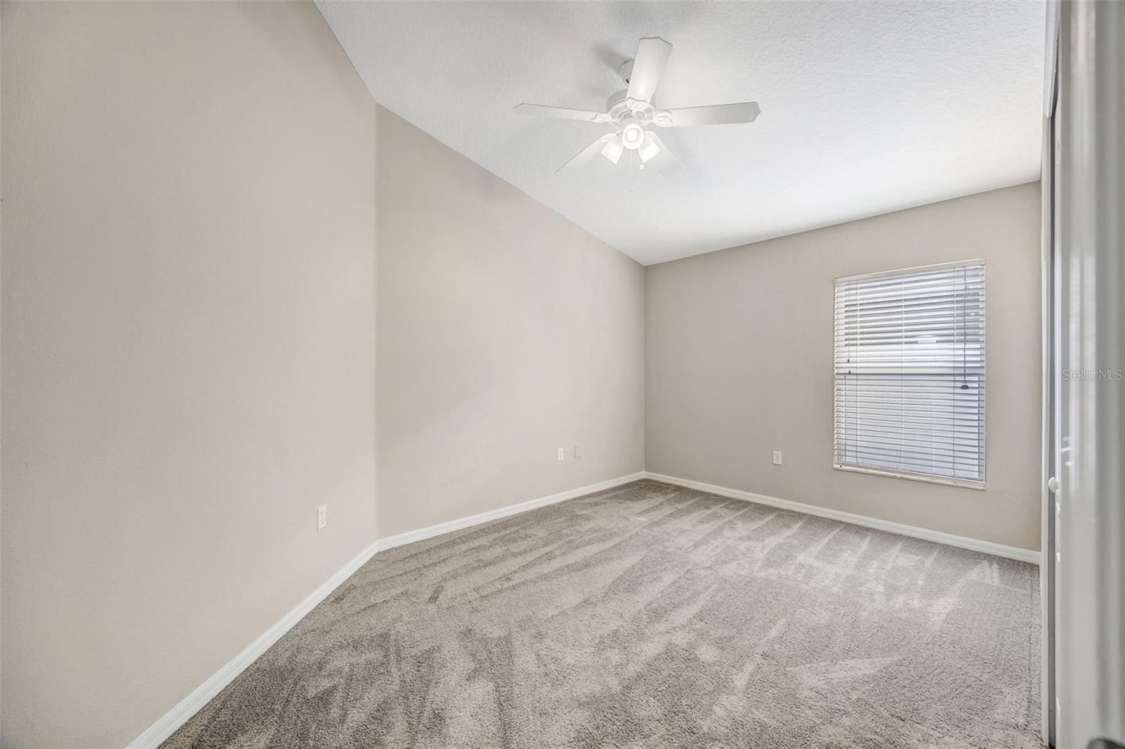 Image 27 of 52 For 3841 Hampton Hills Dr