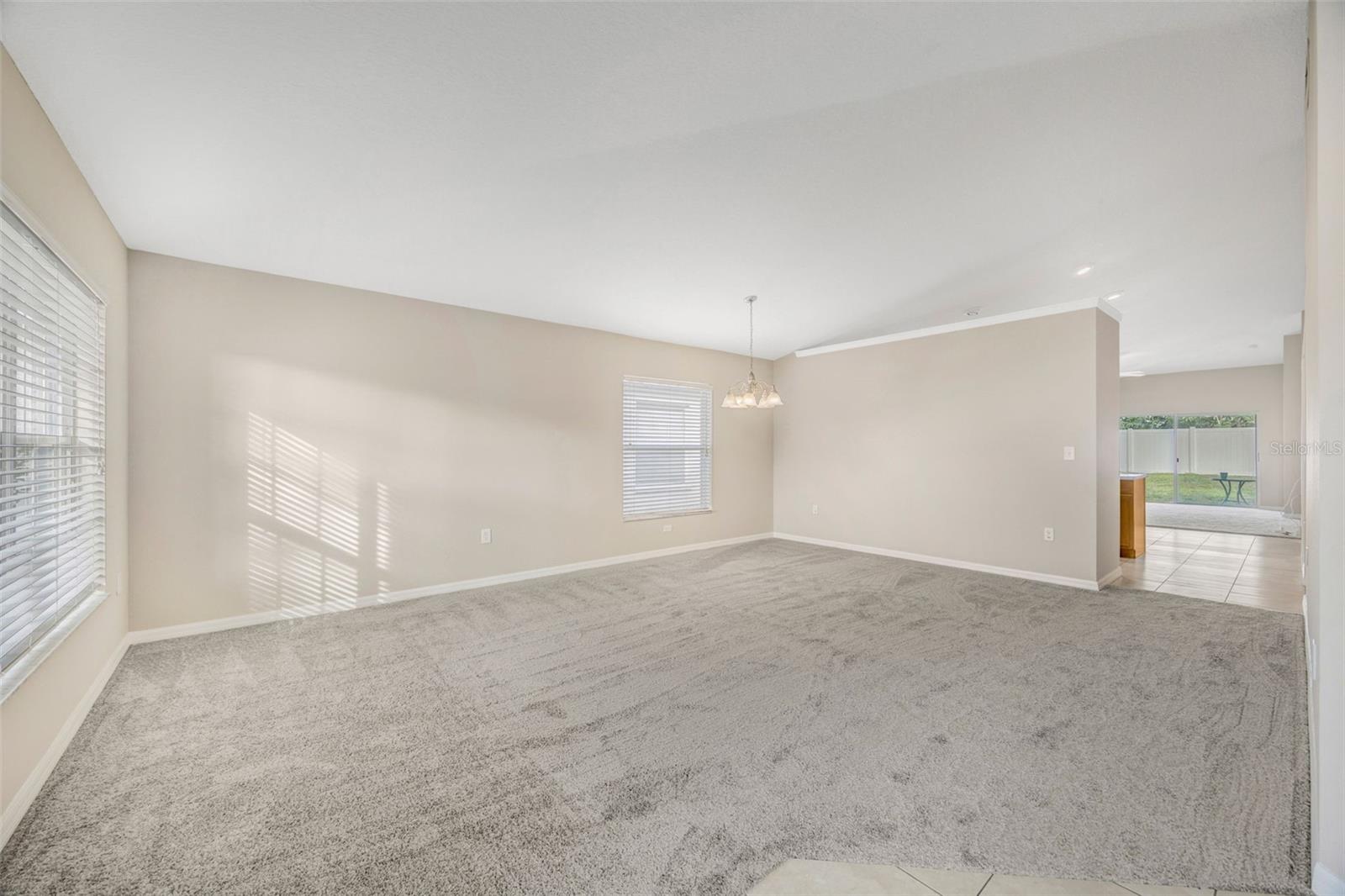 Image 3 of 52 For 3841 Hampton Hills Dr