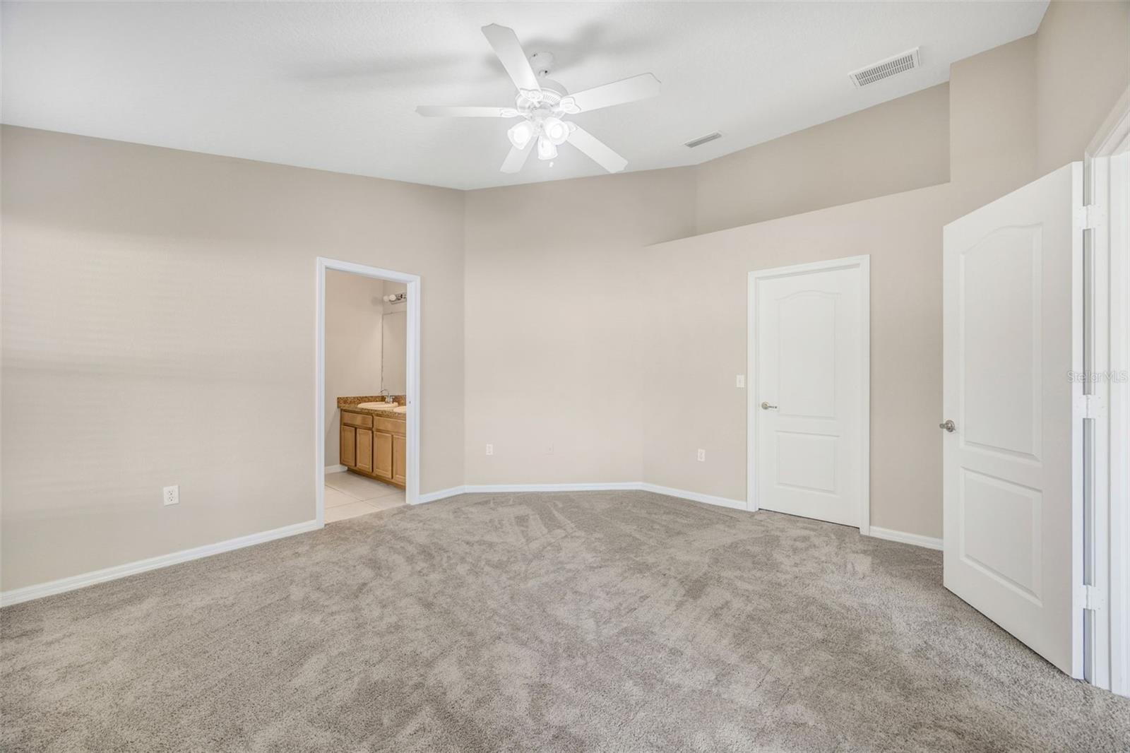 Image 34 of 52 For 3841 Hampton Hills Dr