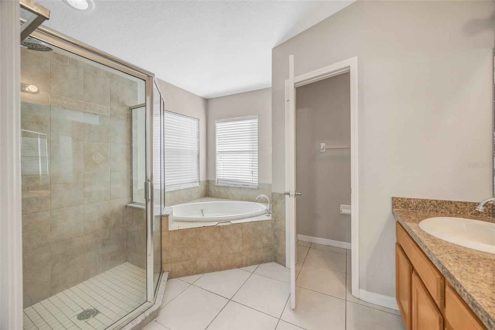 Image 35 of 52 For 3841 Hampton Hills Dr