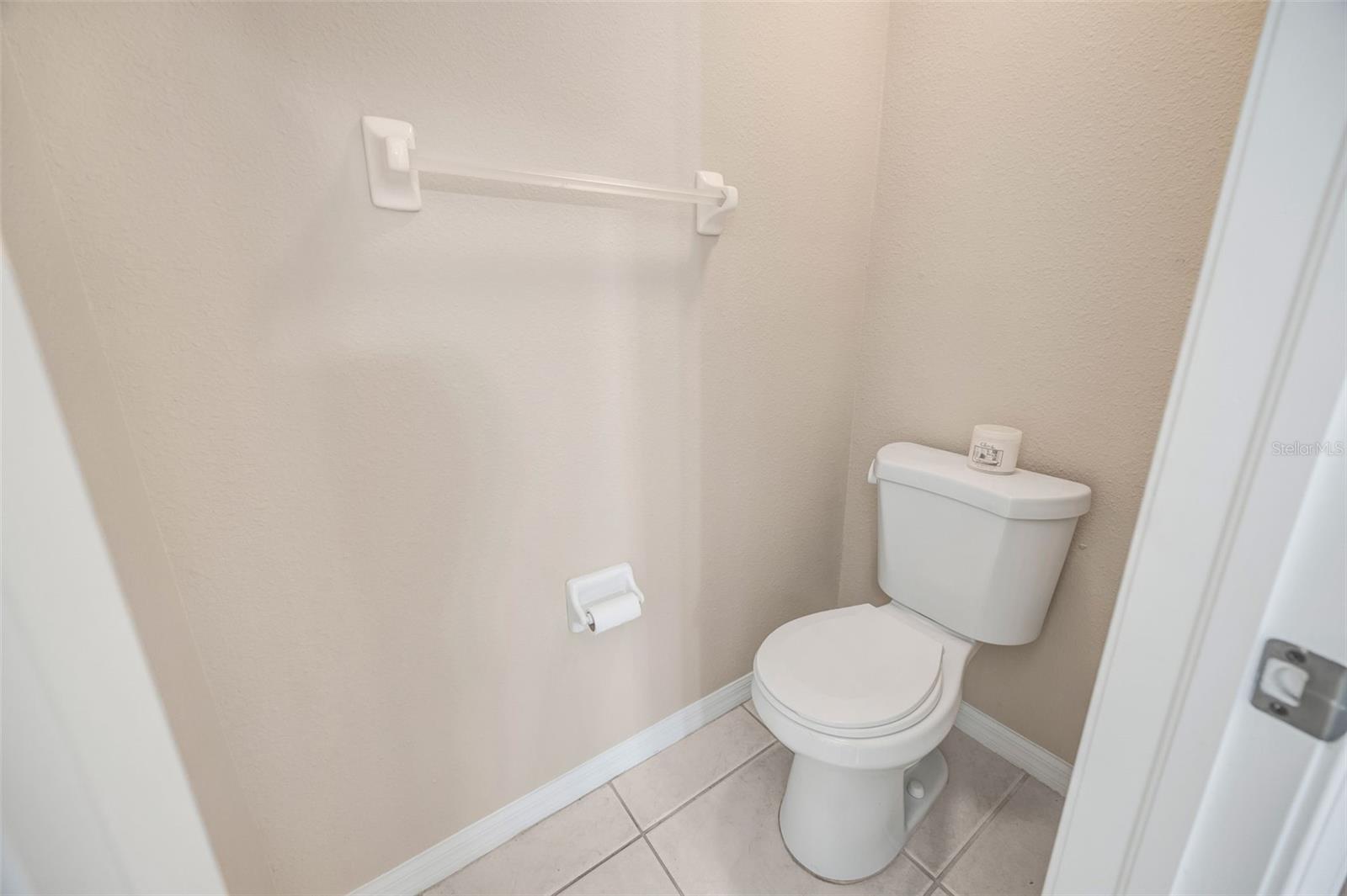 Image 37 of 52 For 3841 Hampton Hills Dr