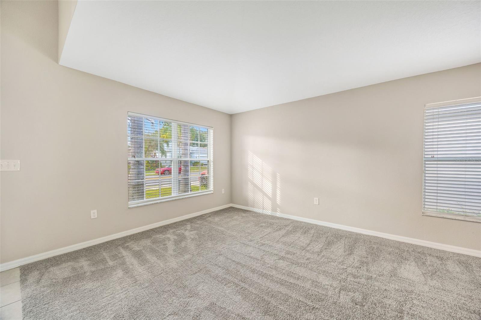 Image 5 of 52 For 3841 Hampton Hills Dr