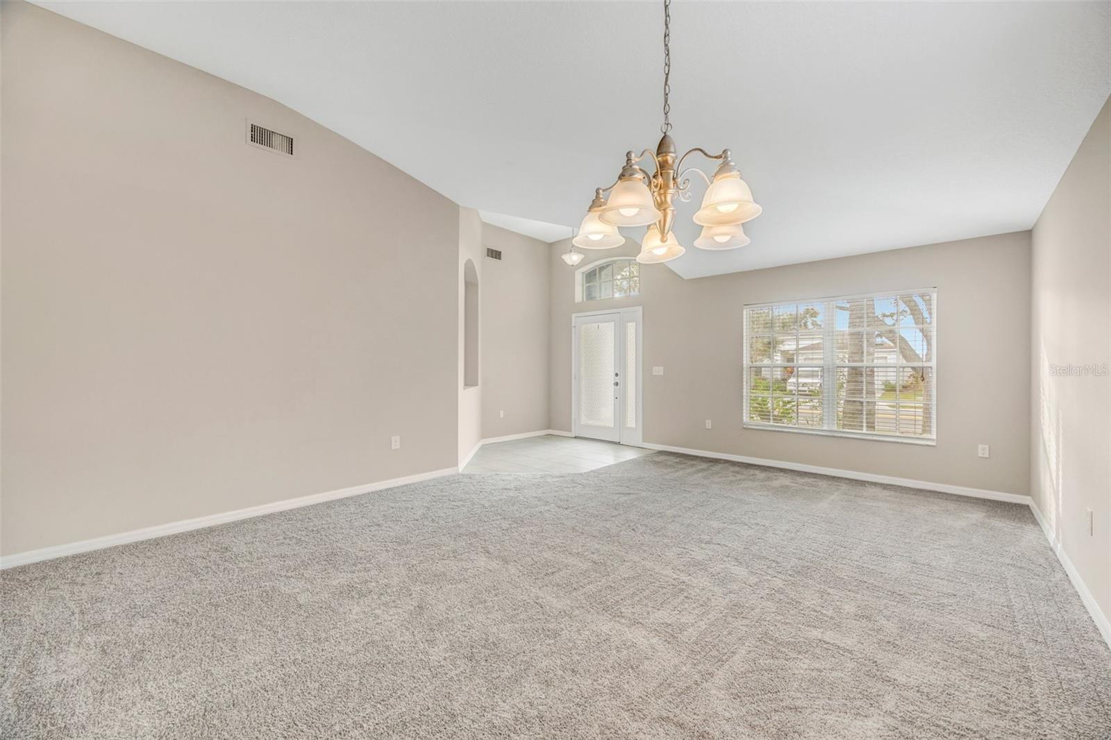 Image 7 of 52 For 3841 Hampton Hills Dr