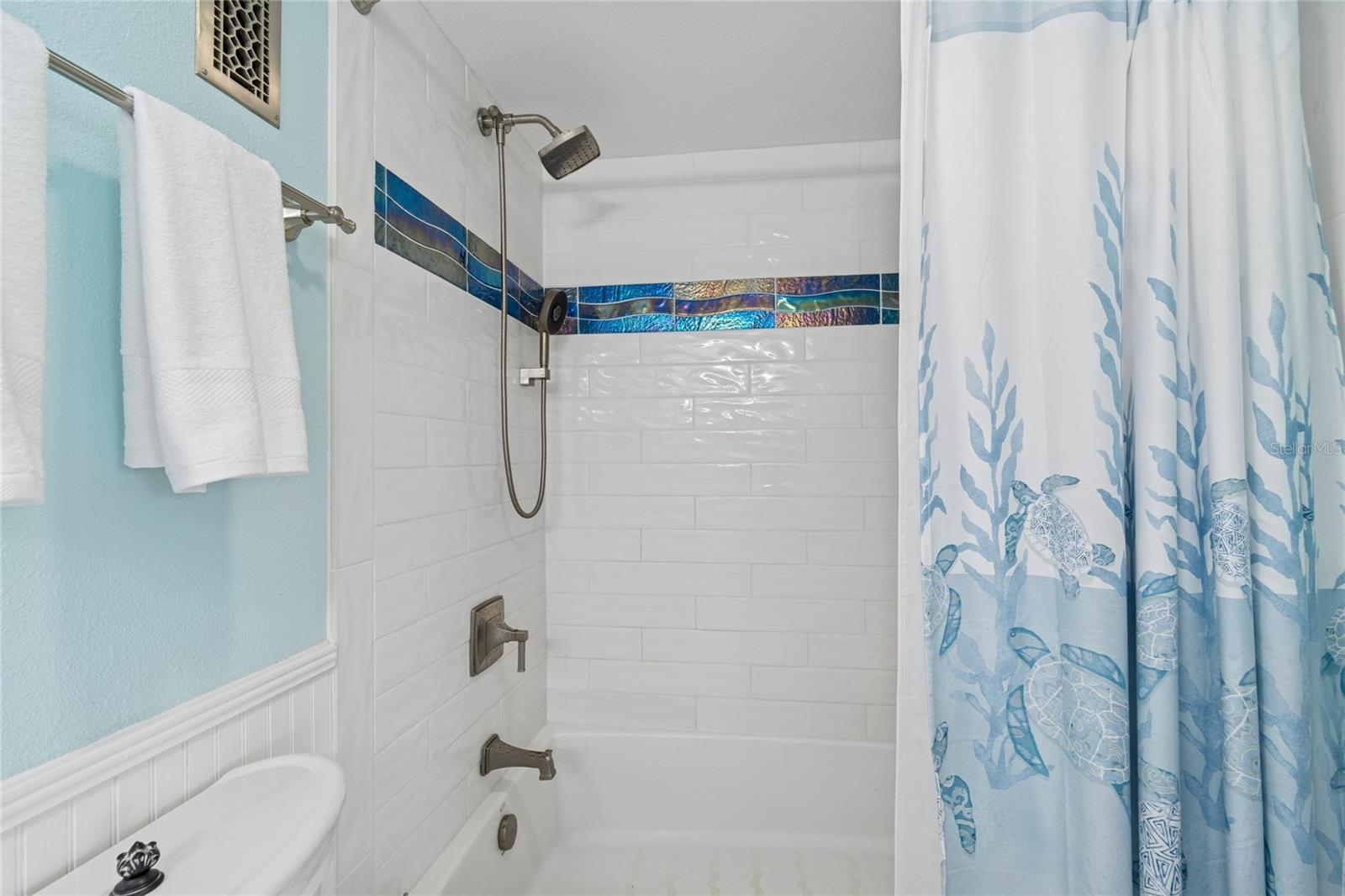 Image 25 of 59 For 1 Key Capri  101e