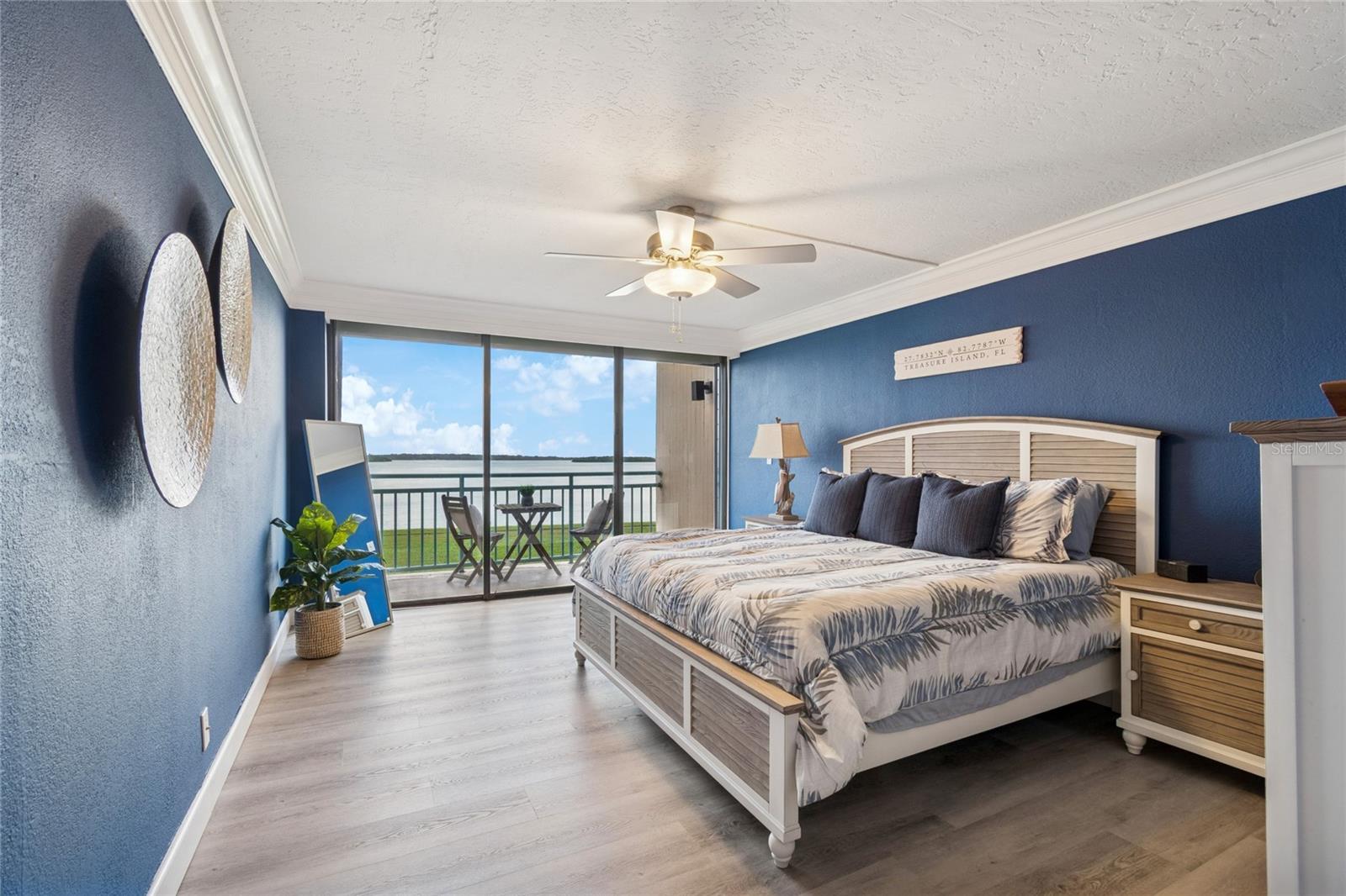 Image 26 of 59 For 1 Key Capri  101e