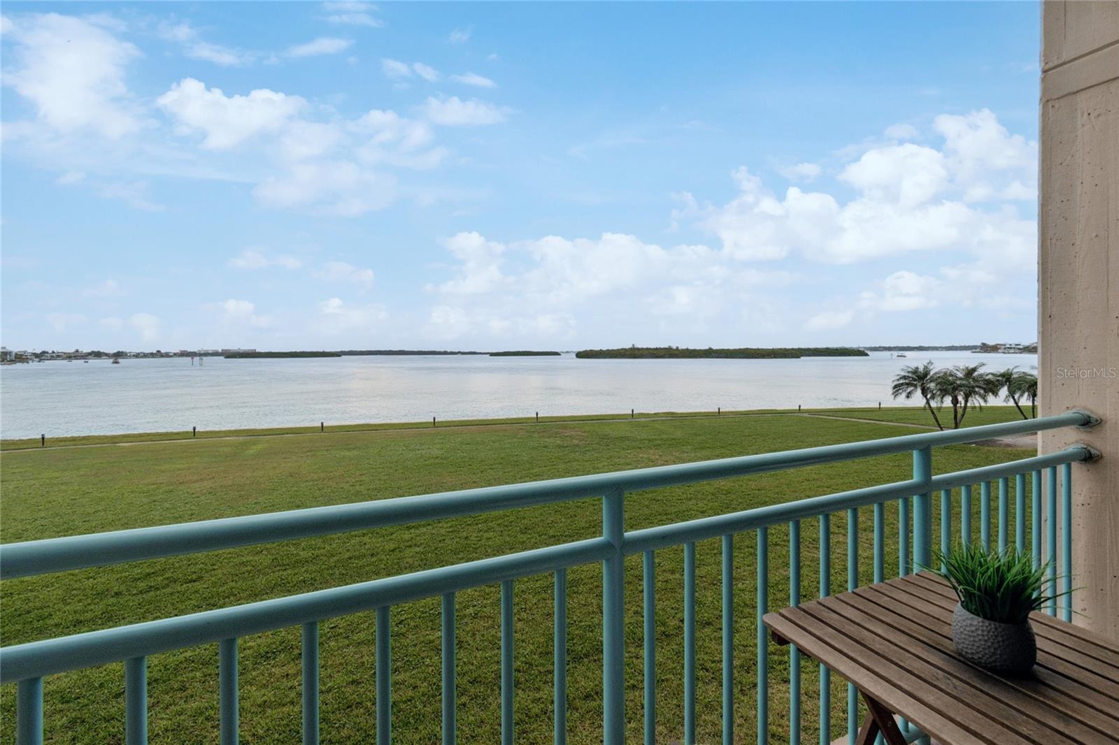 Image 28 of 59 For 1 Key Capri  101e