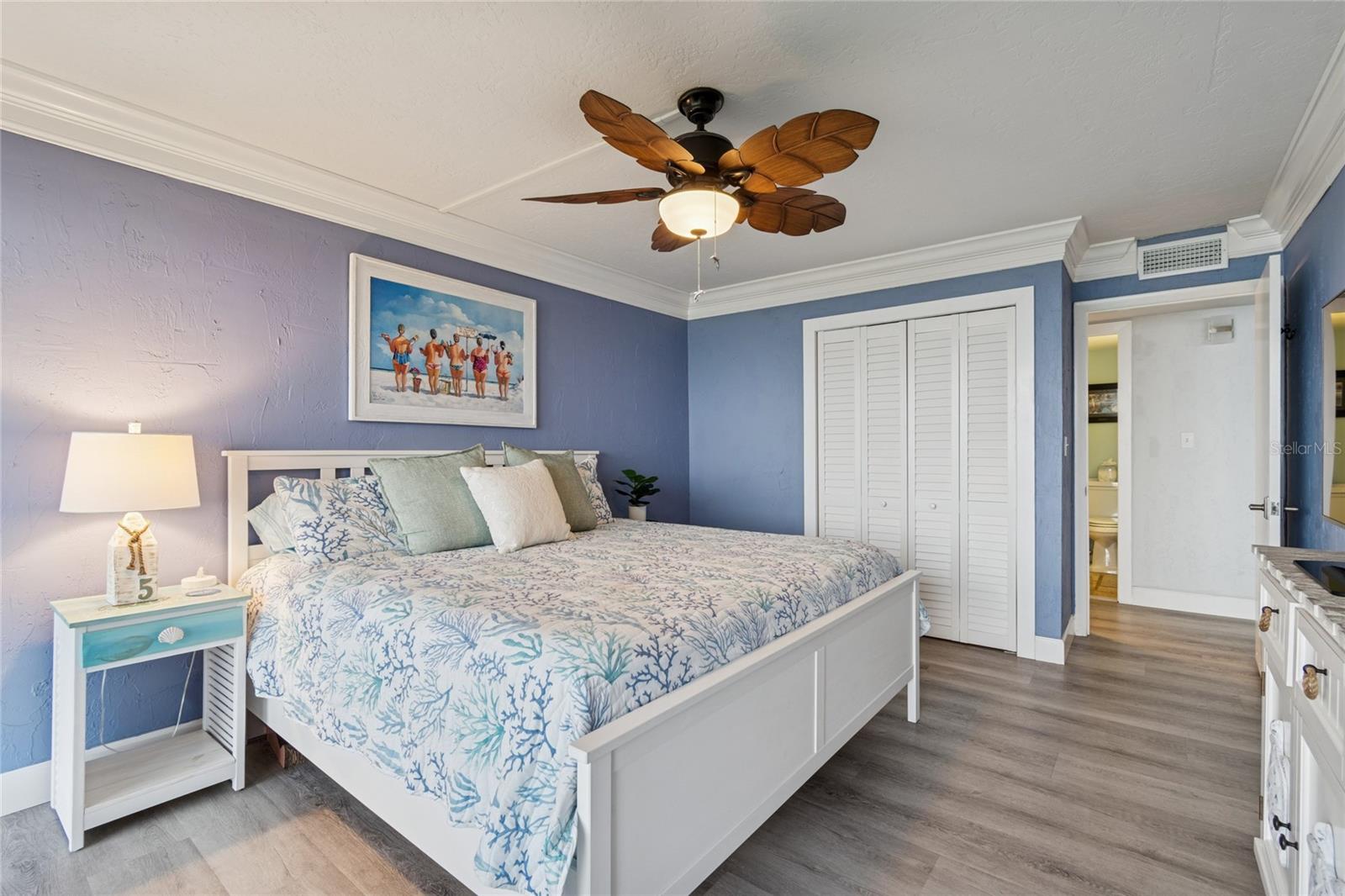 Image 33 of 59 For 1 Key Capri  101e