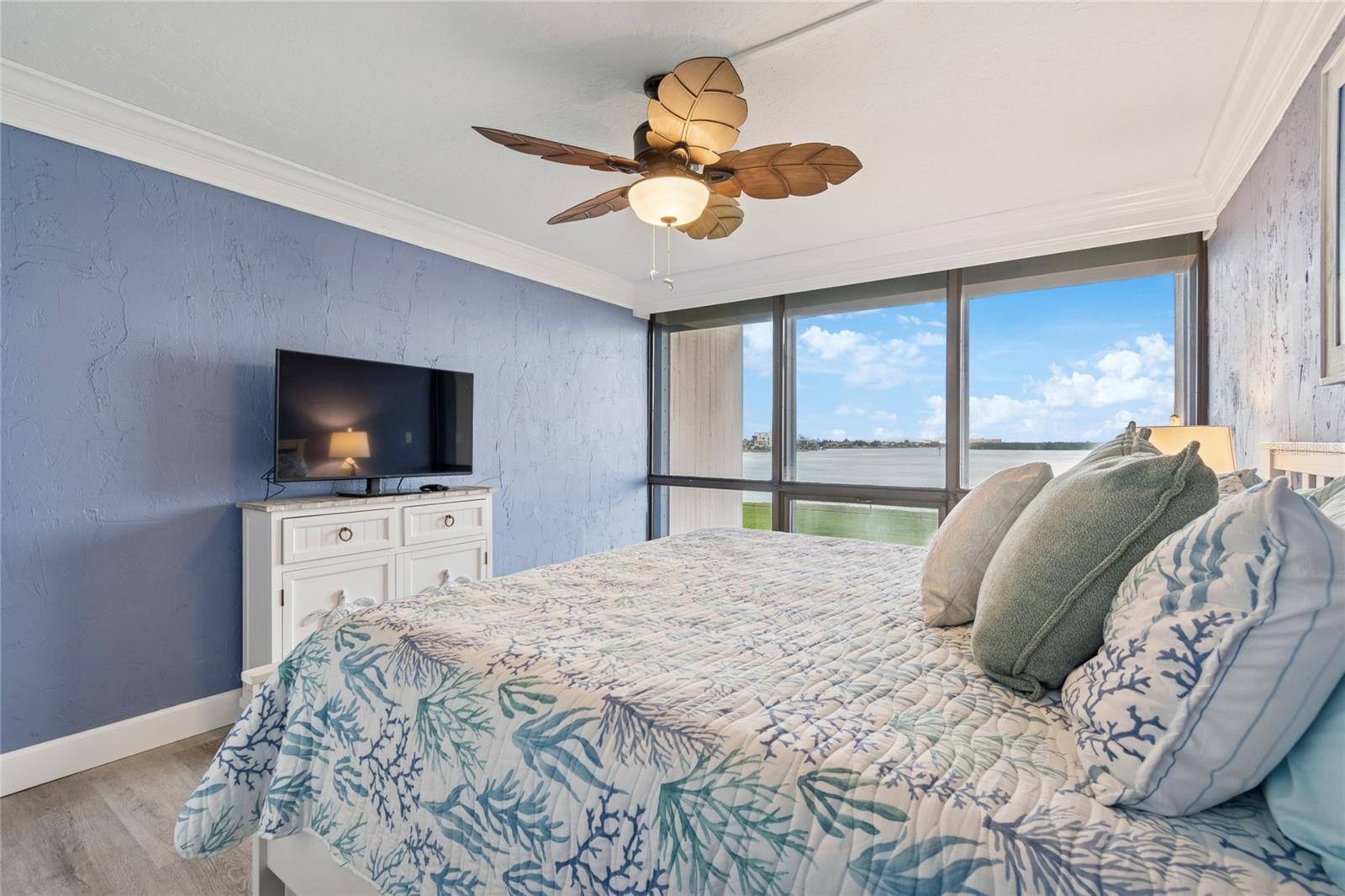 Image 34 of 59 For 1 Key Capri  101e