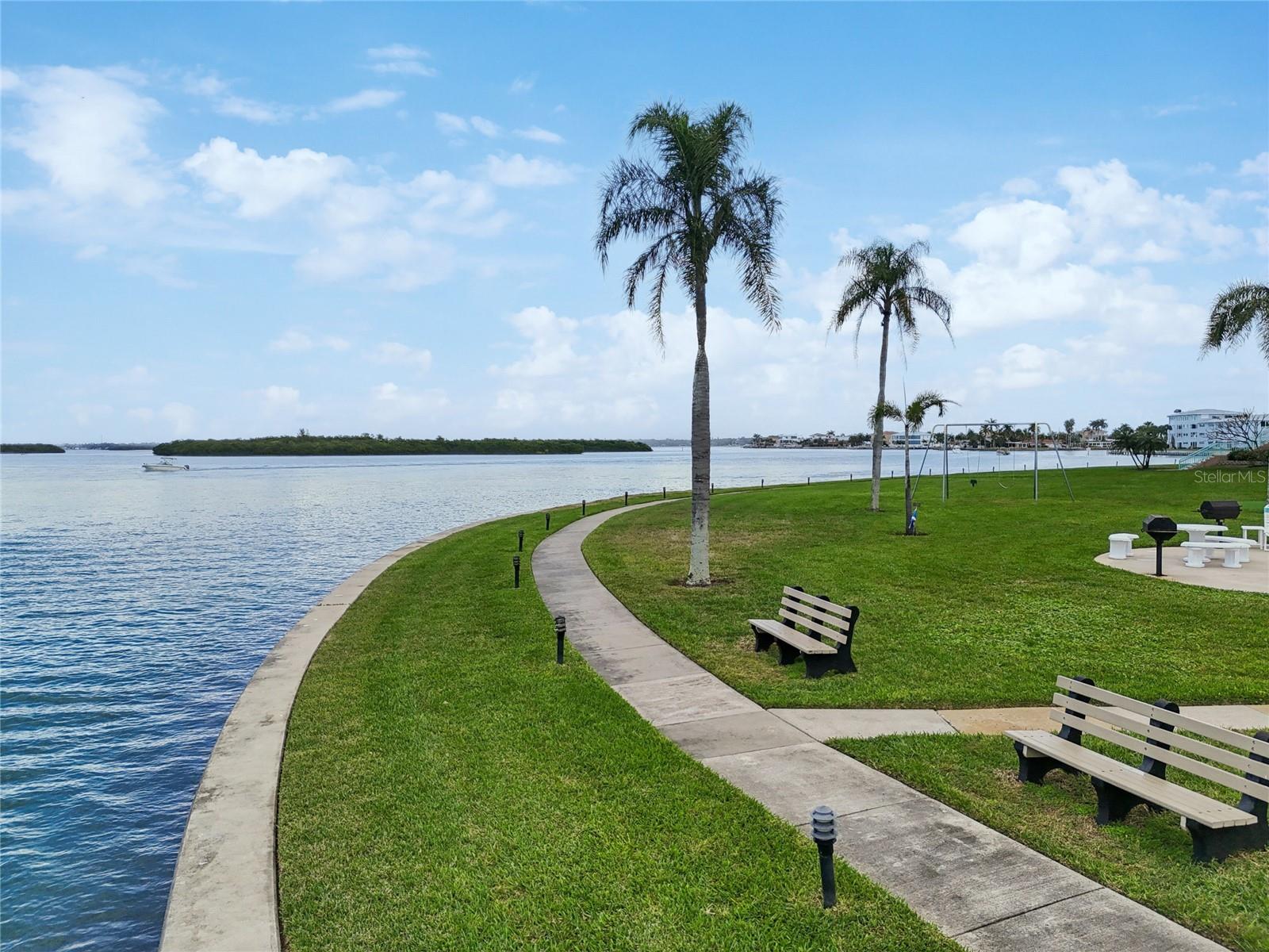 Image 40 of 59 For 1 Key Capri  101e