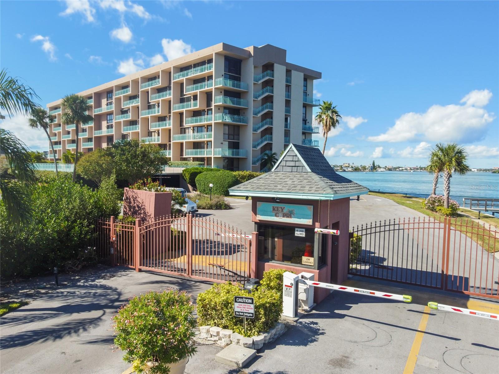 Image 50 of 59 For 1 Key Capri  101e