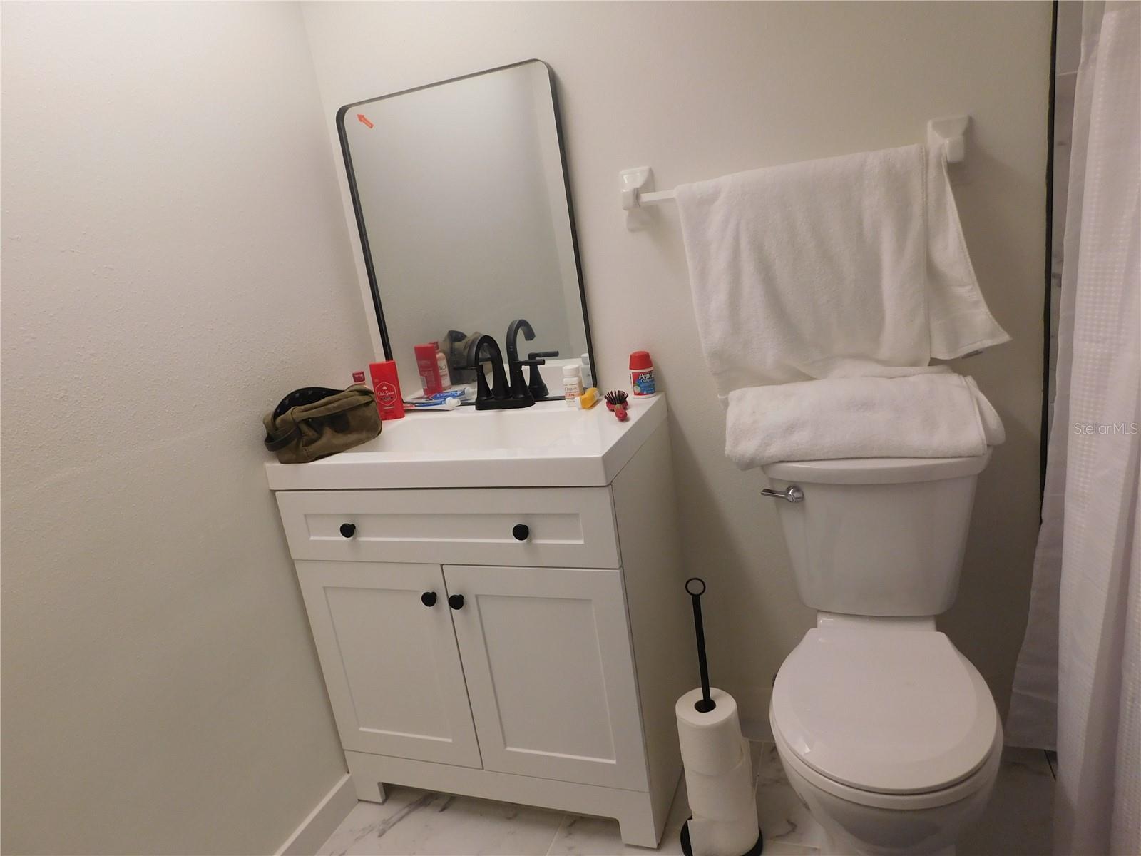 Image 10 of 17 For 4920 Locust Street Ne 106