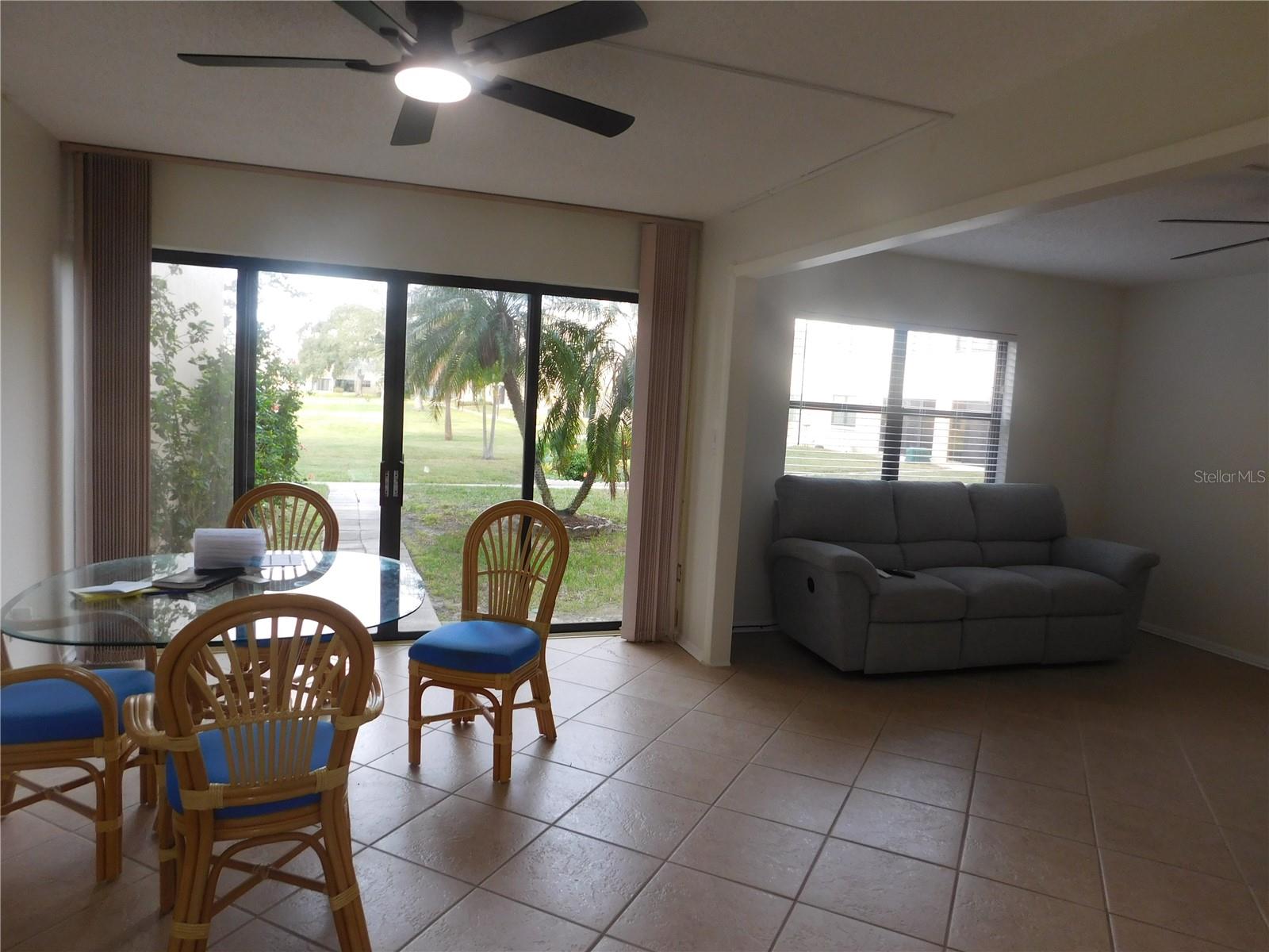 Image 4 of 17 For 4920 Locust Street Ne 106