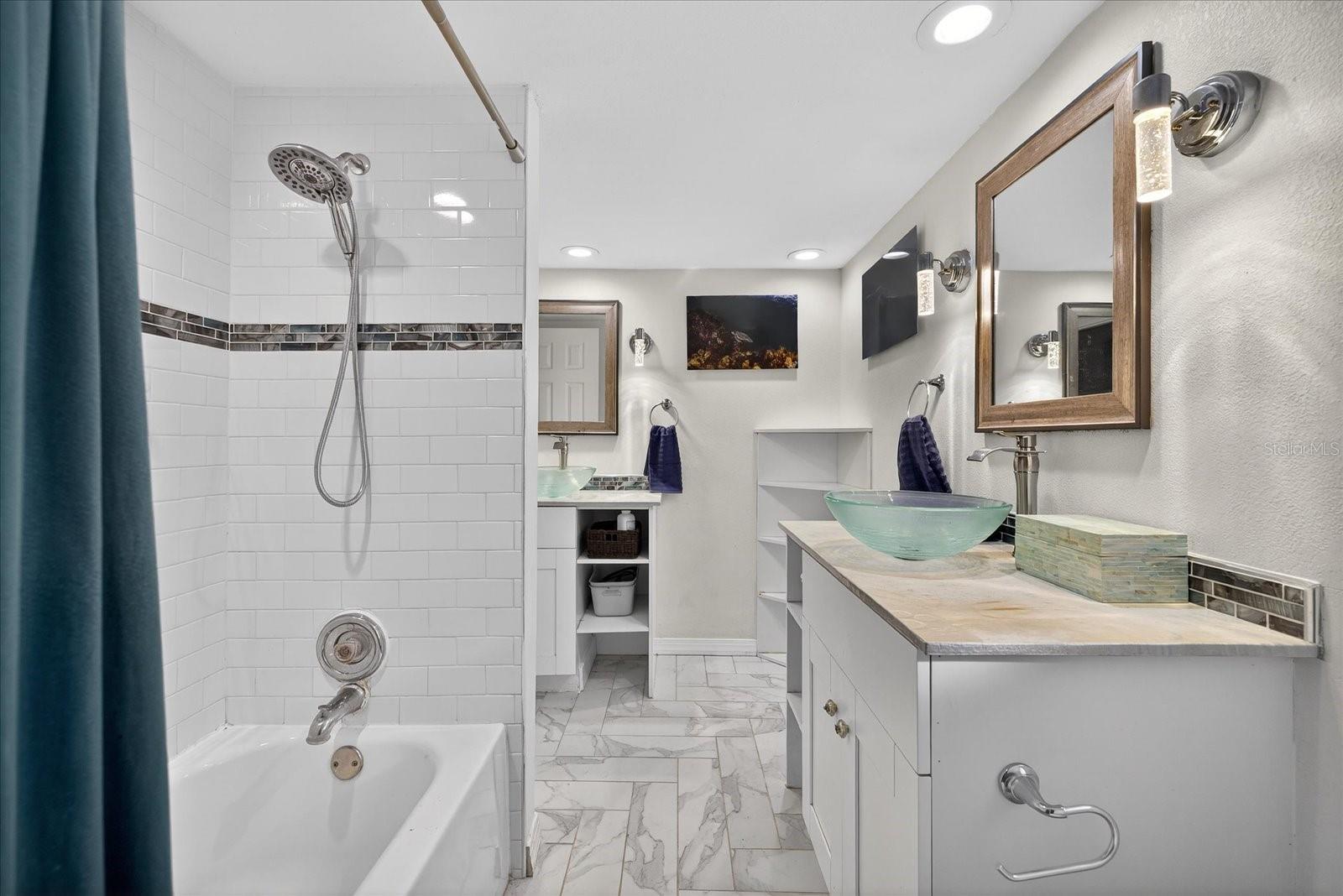 Image 5 of 27 For 8021 Cedar Run Drive