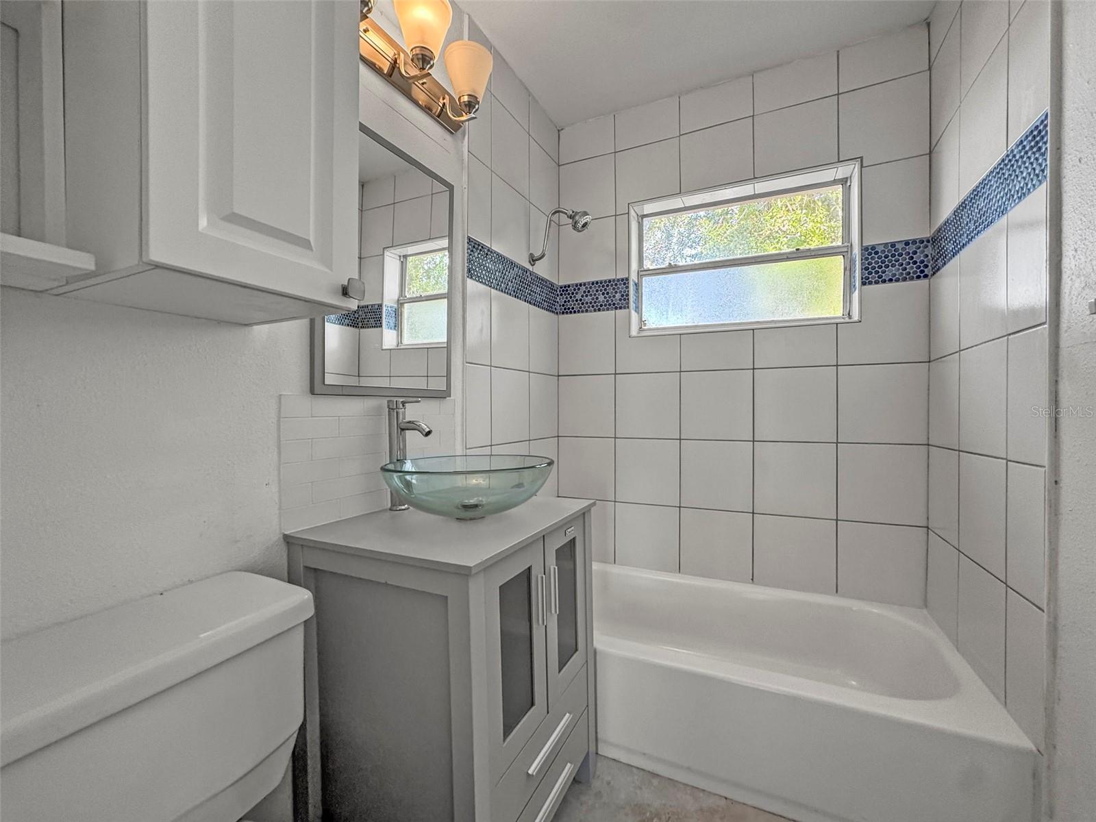 Image 17 of 22 For 1511 35th Avenue N