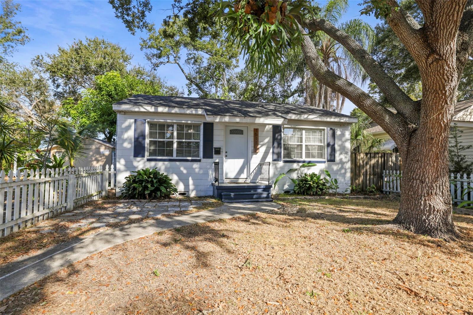 Image 3 of 22 For 1511 35th Avenue N