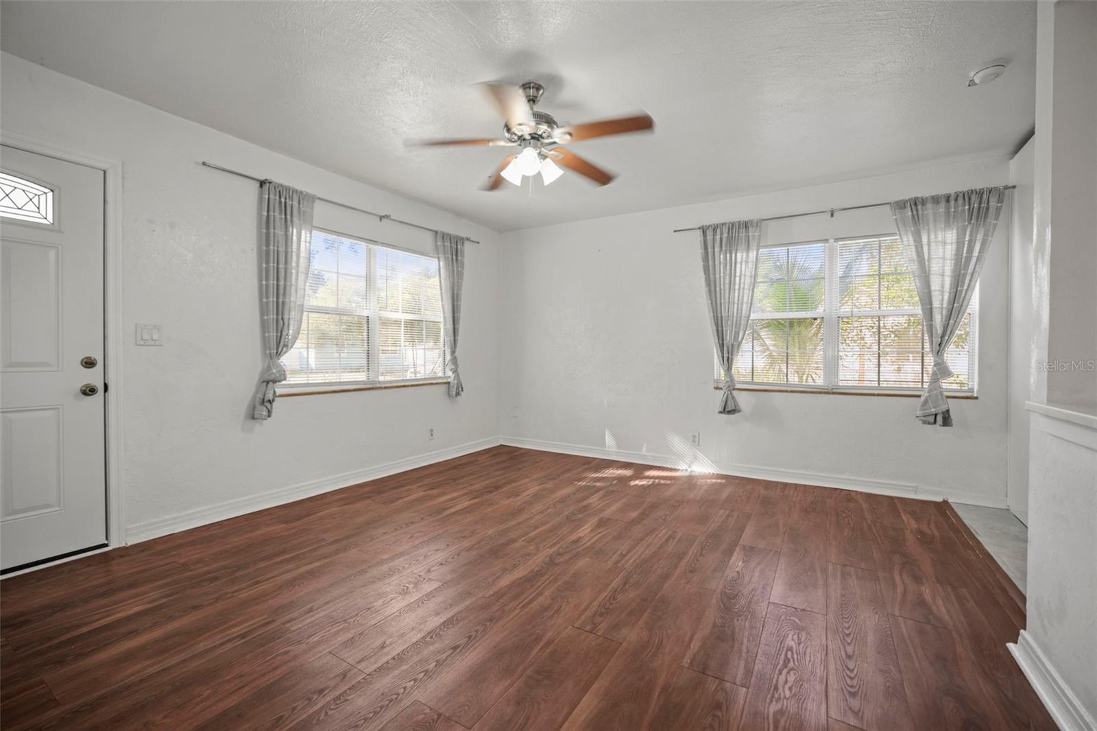 Image 6 of 22 For 1511 35th Avenue N