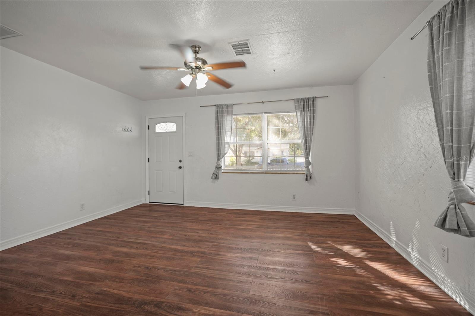 Image 7 of 22 For 1511 35th Avenue N