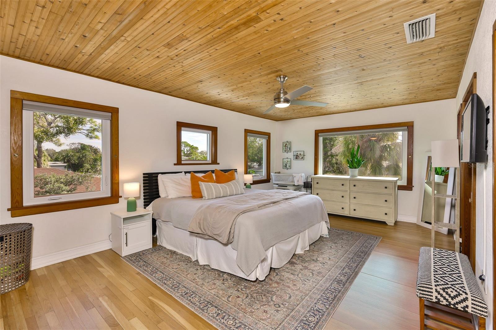 Image 19 of 58 For 2951 61st Avenue S