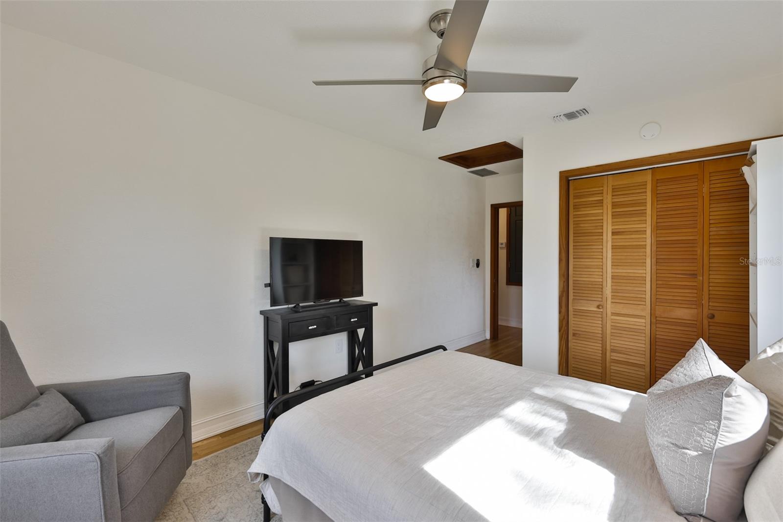 Image 33 of 58 For 2951 61st Avenue S