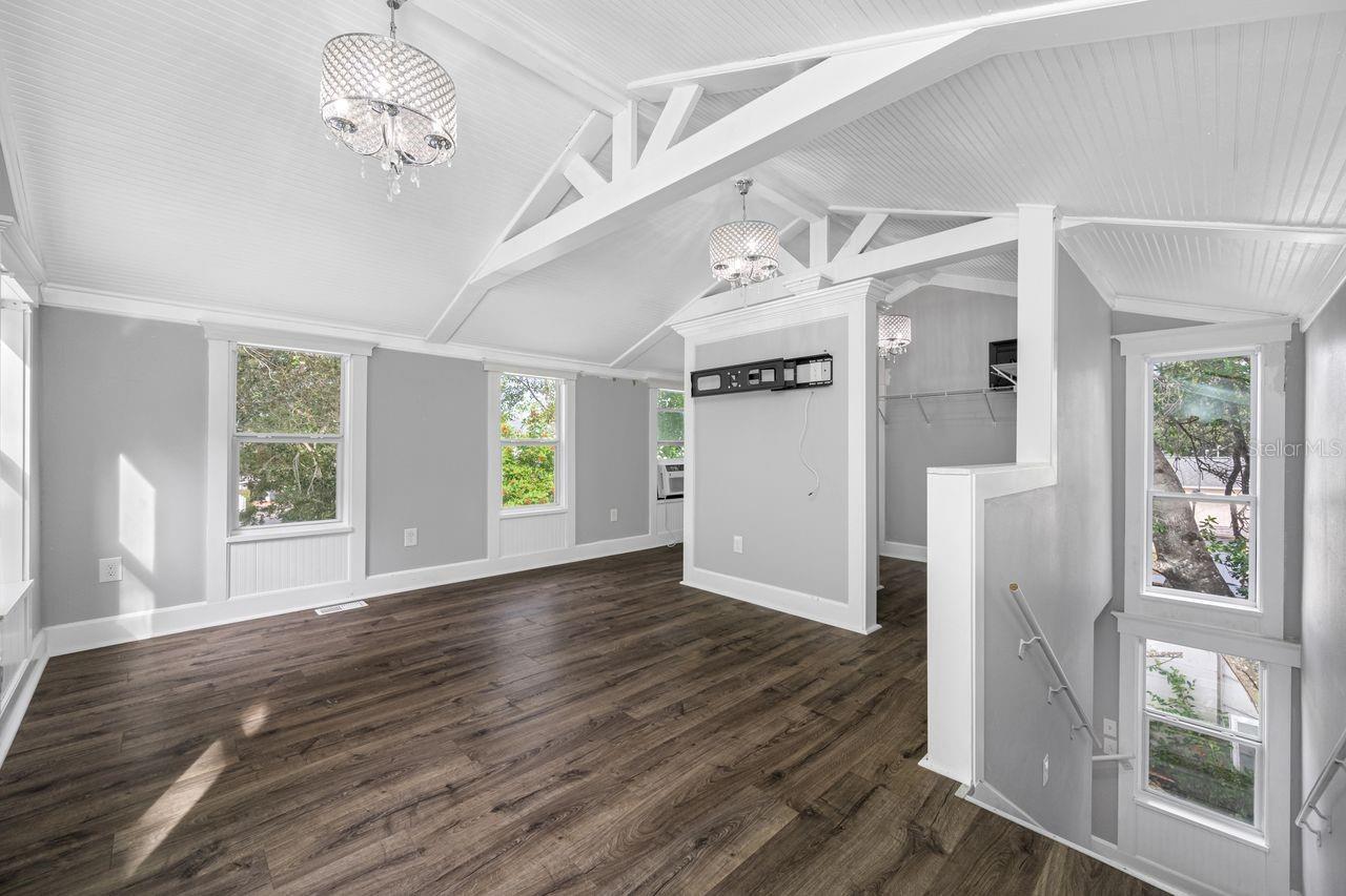 Image 14 of 23 For 4466 57th Avenue N