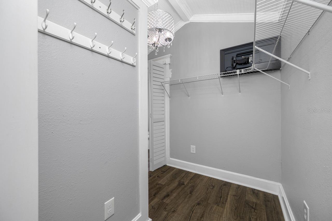 Image 15 of 23 For 4466 57th Avenue N