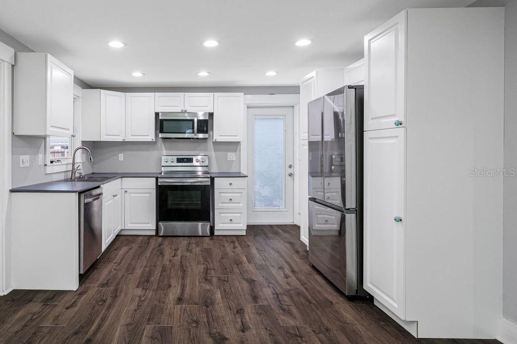 Image 2 of 23 For 4466 57th Avenue N