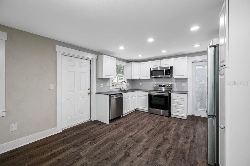 Image 3 of 23 For 4466 57th Avenue N