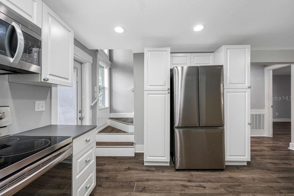 Image 4 of 23 For 4466 57th Avenue N