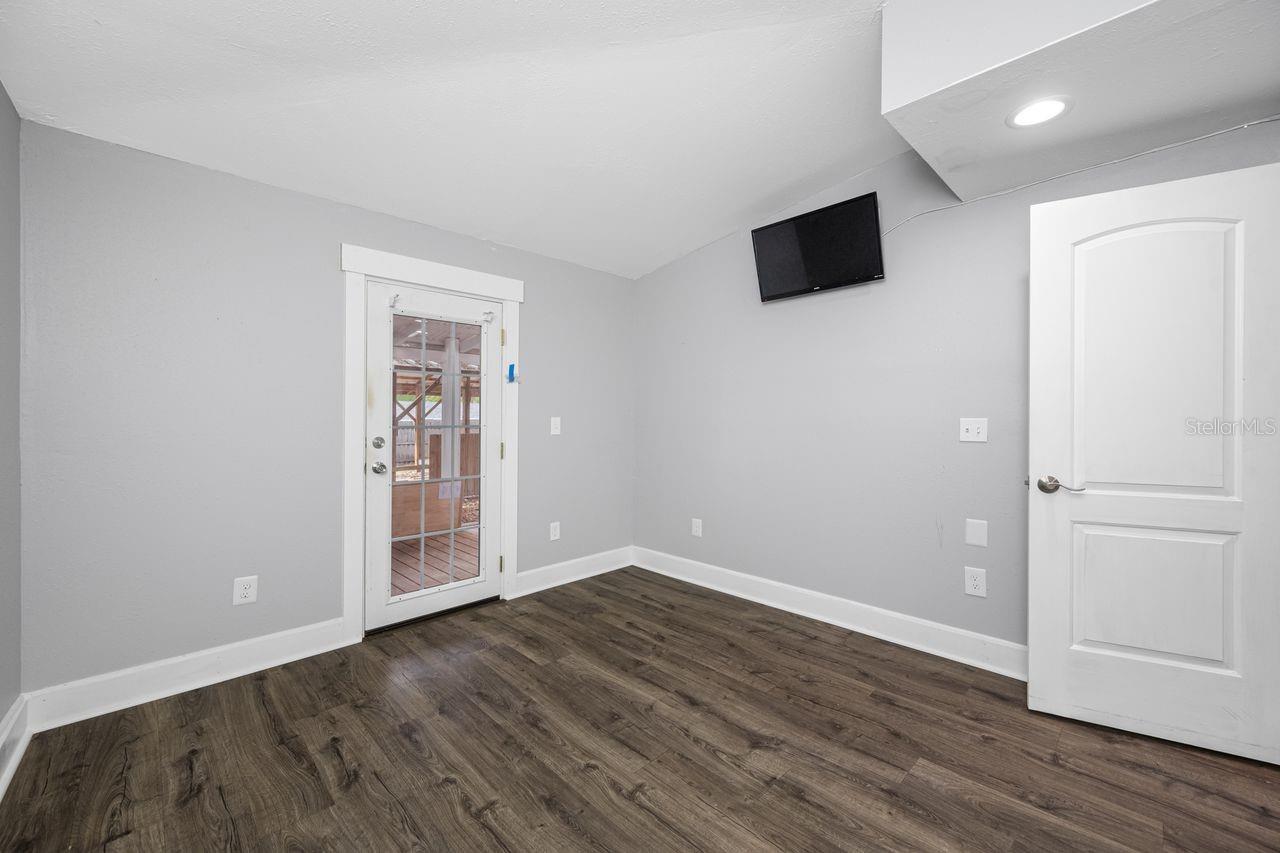 Image 7 of 23 For 4466 57th Avenue N