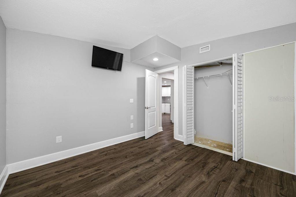 Image 8 of 23 For 4466 57th Avenue N