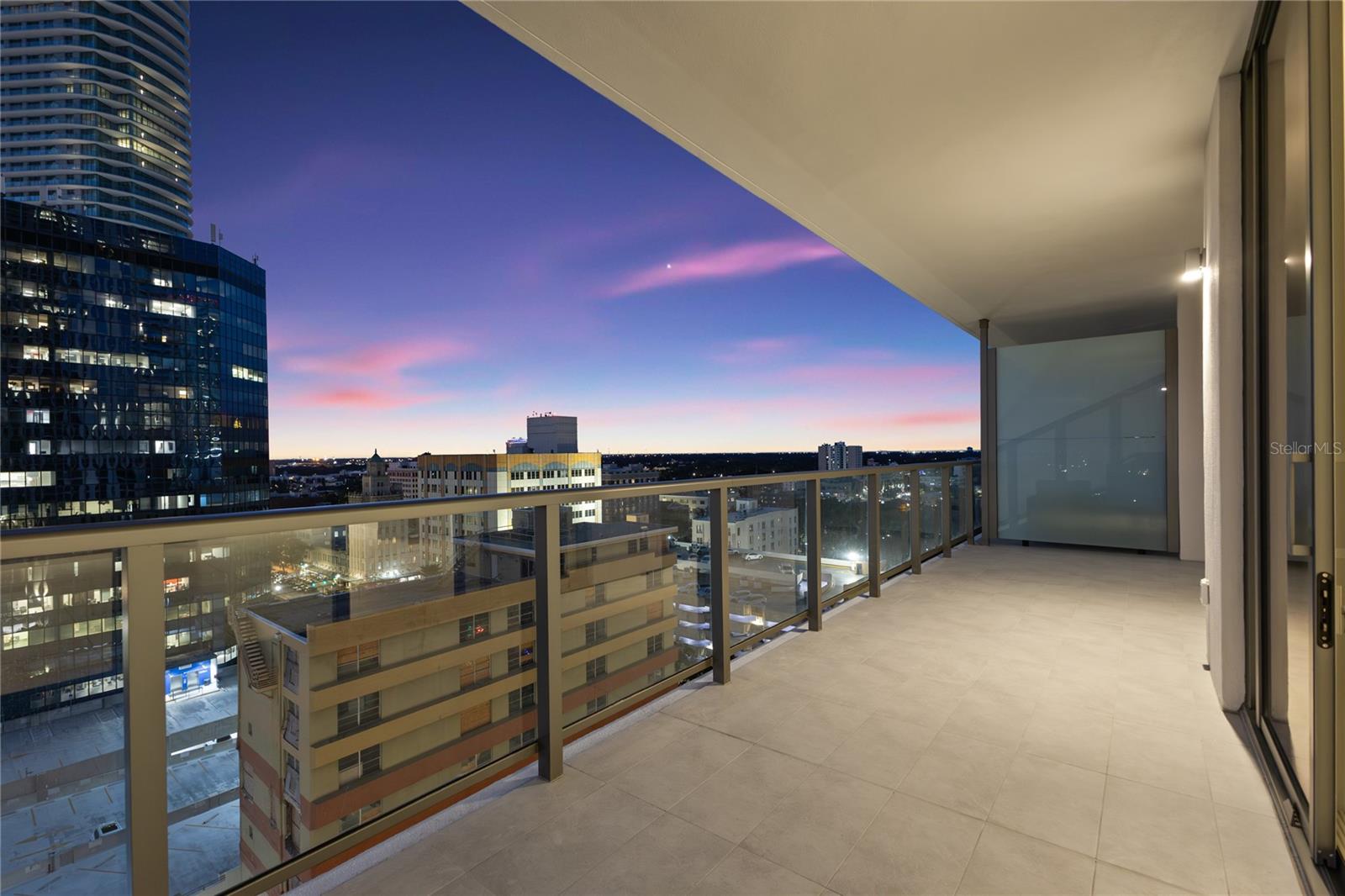 Image 3 of 33 For 275 1st Avenue S 1407