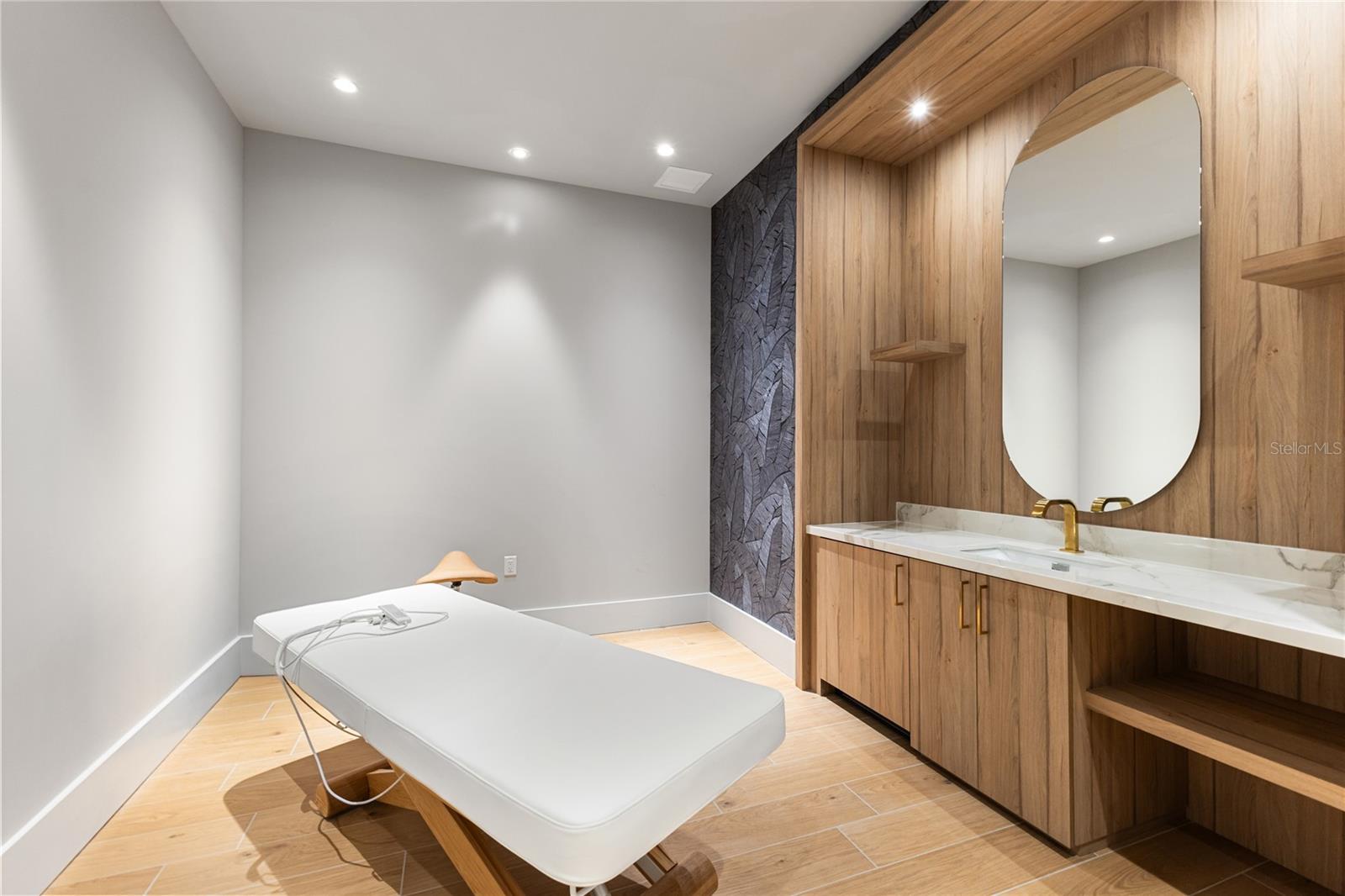 Image 30 of 33 For 275 1st Avenue S 1407