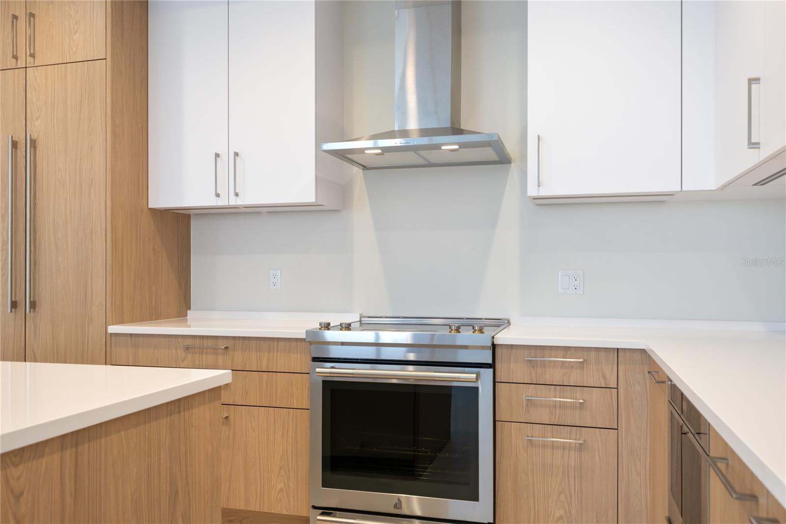 Image 6 of 33 For 275 1st Avenue S 1407