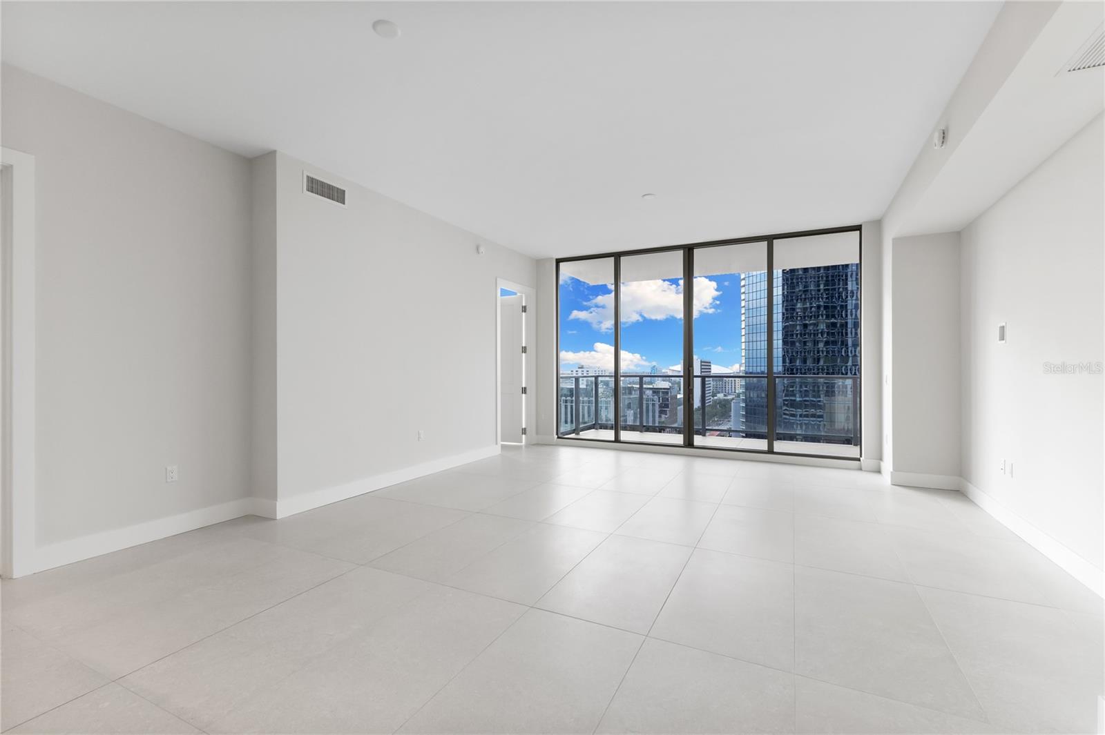 Image 9 of 33 For 275 1st Avenue S 1407