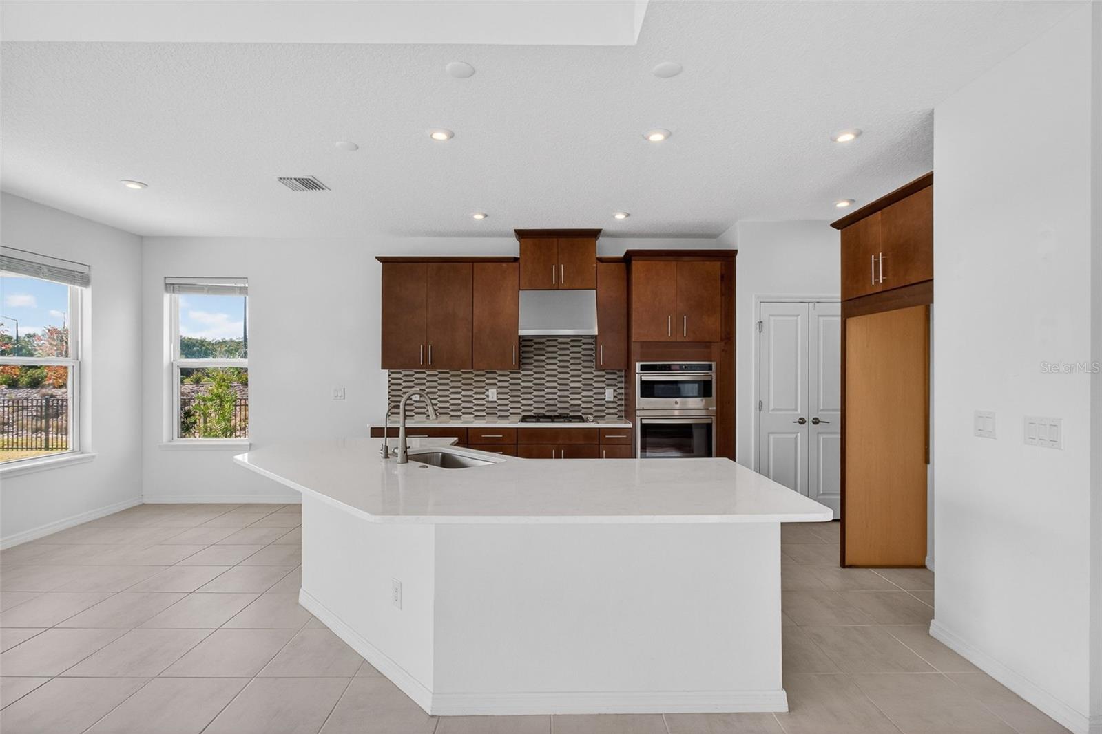 Image 11 of 65 For 5805 Fieldmoor Court