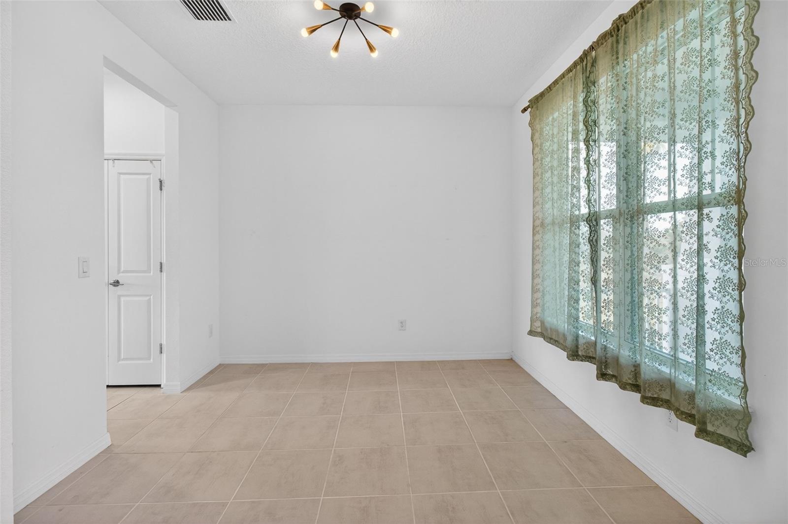 Image 19 of 65 For 5805 Fieldmoor Court