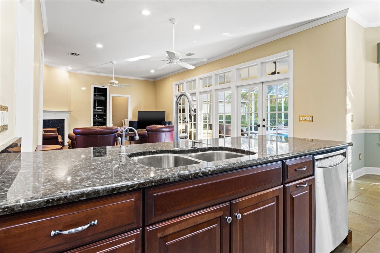 Image 22 of 52 For 6445 Renwick Circle