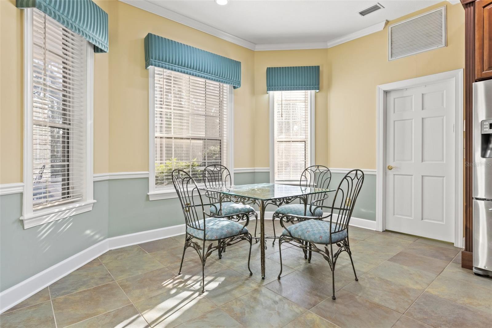 Image 24 of 52 For 6445 Renwick Circle